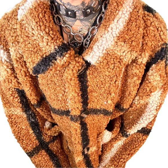 Sherpa Shacket NWT - Picture 5 of 7